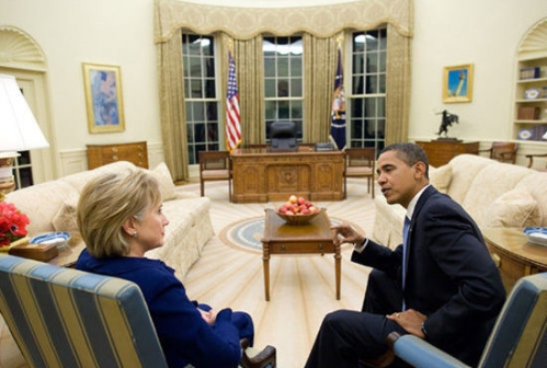 Barack_Obama_and_Hillary_Clinton_in_the_Oval_Office
